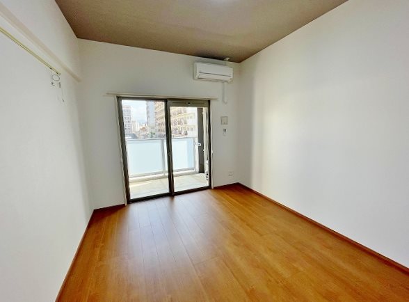 居室・リビング　★洋室8.2帖★