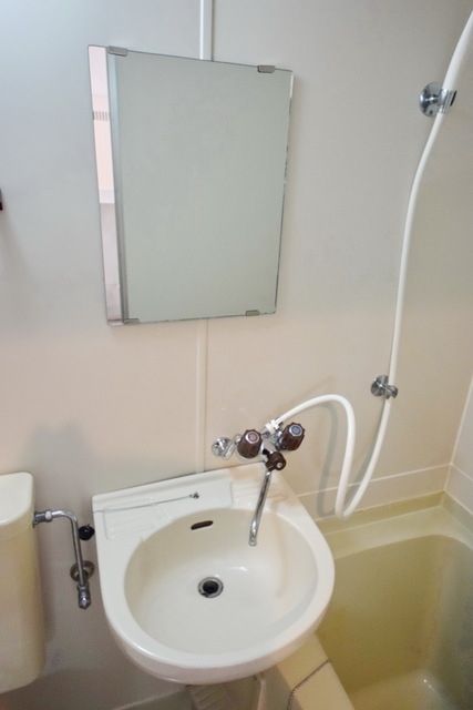 洗面設備　★鏡付洗面台です★