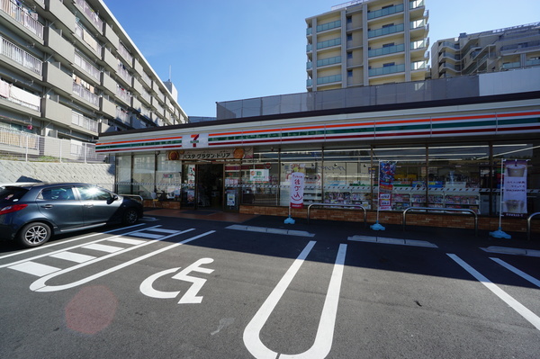 コンビニ　セブンイレブン吹田千里山西６丁目店（コンビニ）まで288m