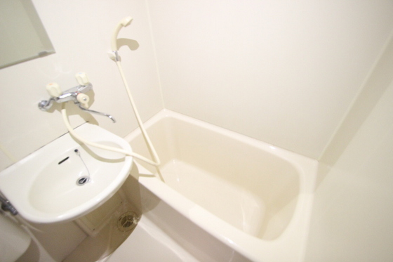 バス・シャワールーム　※別号室の写真です