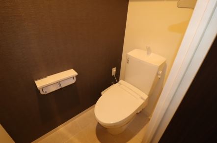 トイレ　WC　温水洗浄便座