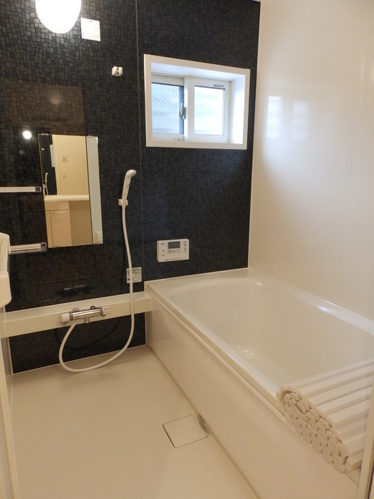 バス・シャワールーム　一坪浴室　追い焚き機能付きです