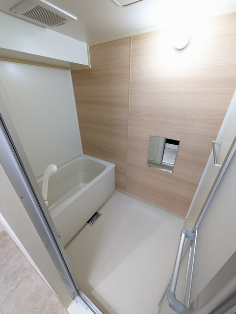 バス・シャワールーム　追焚付です。リフォーム中になります。