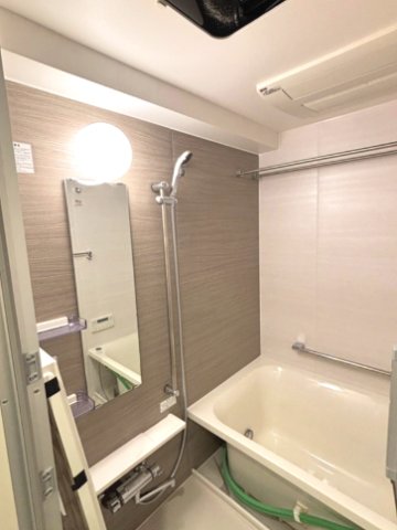 バス・シャワールーム　※別部屋参考写真