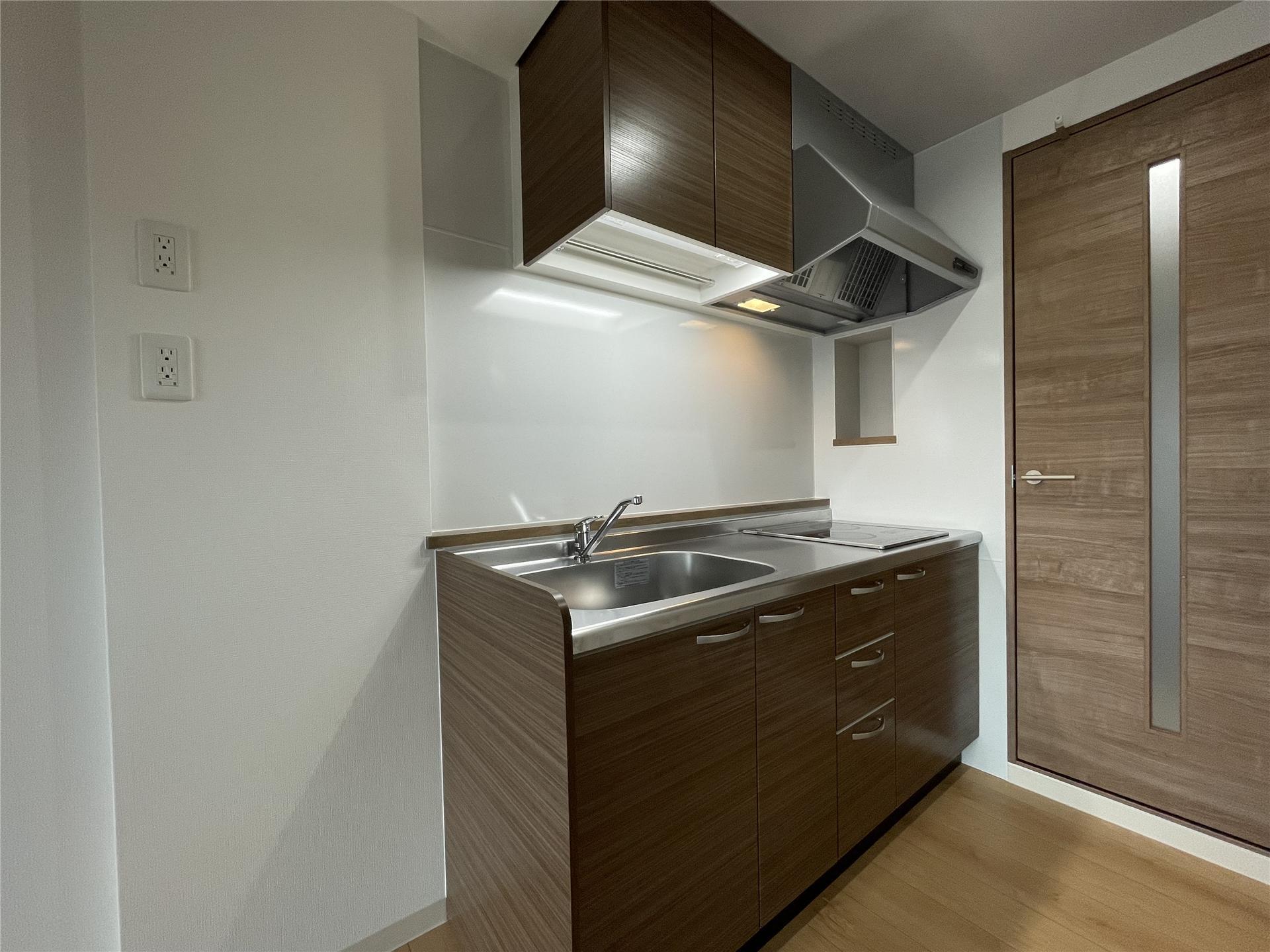 キッチン　使い勝手の良い引き出し付きのキッチンです