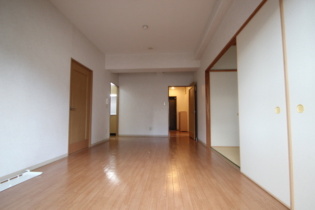 居室・リビング　※他部屋の写真です。現況優先。