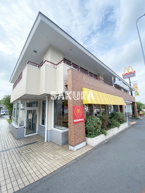 飲食店　マクドナルド 鶴見店（飲食店）まで902m