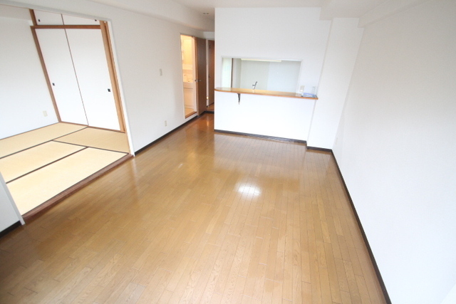 居室・リビング　※２０２号室の写真