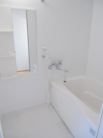 バス・シャワールーム　清潔感のあるバスルーム