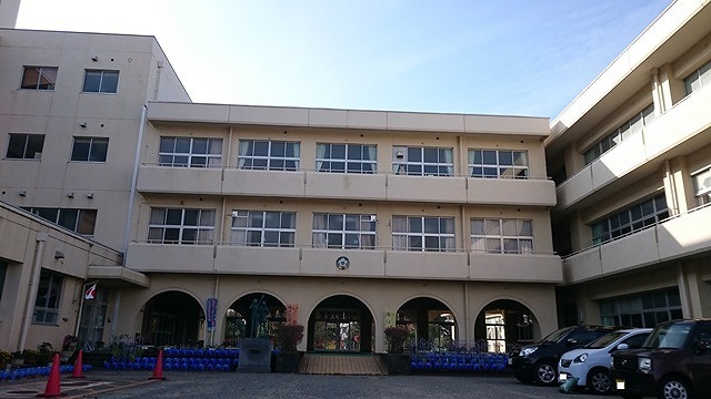 小学校　長坂台小学校（小学校）まで395m