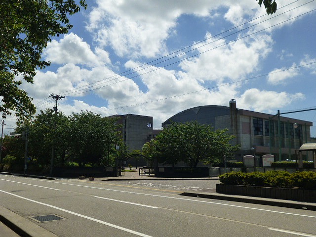 小学校　金沢大学人間社会学域附属小学校（小学校）まで1079m