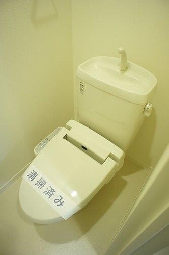 トイレ　温水洗浄便座完備