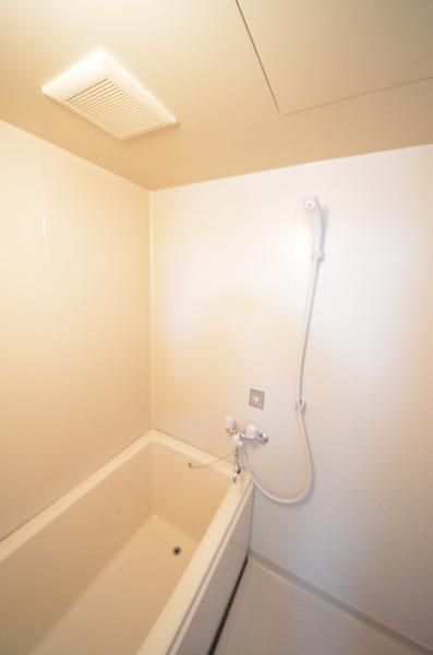 バス・シャワールーム　☆一日の疲れを取る癒しの空間☆