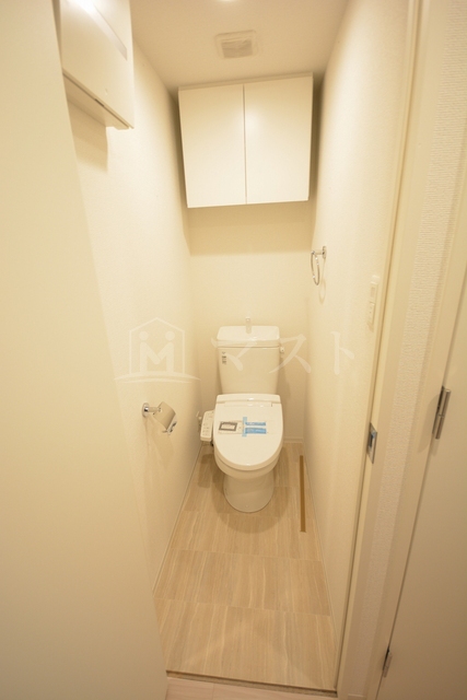 トイレ　※お部屋によりカラーリングが異なります。