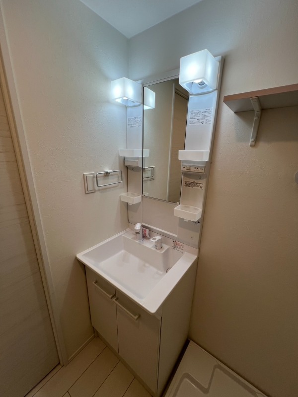 洗面設備　脱衣スペースもあります