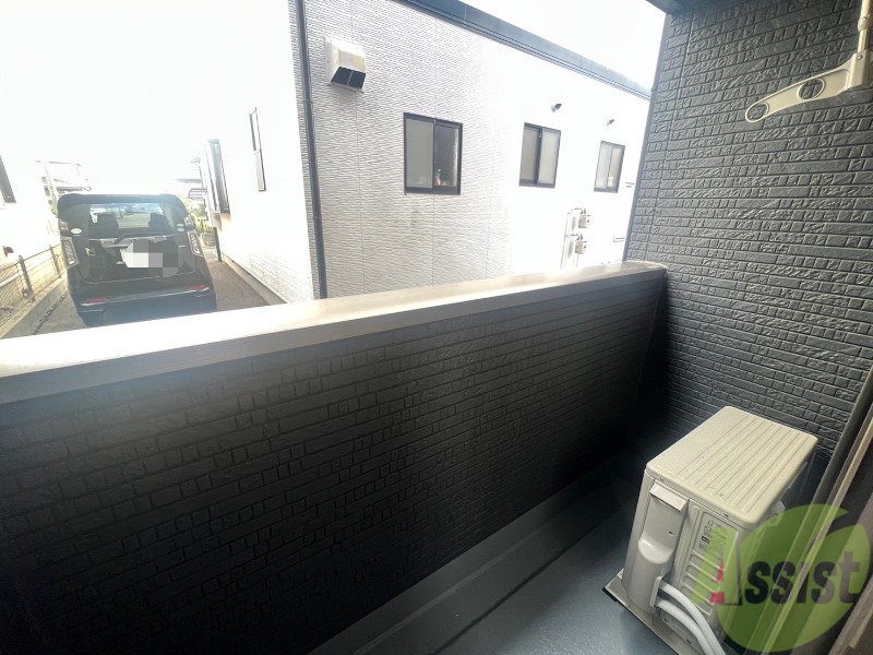 バルコニー　バルコニーがあるので洗濯物は外に干せそうですね～