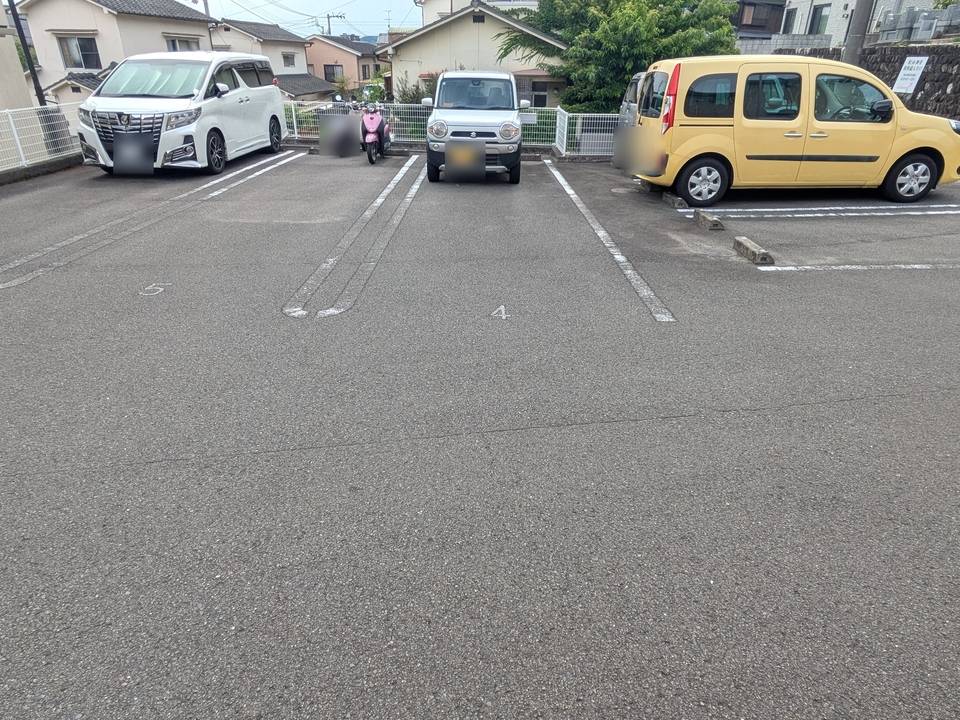 駐車場　駐車場