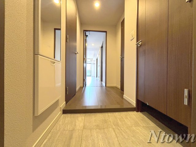 玄関　落ち着いた玄関です