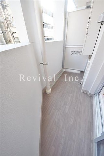 バルコニー　明るいバルコニーでございます