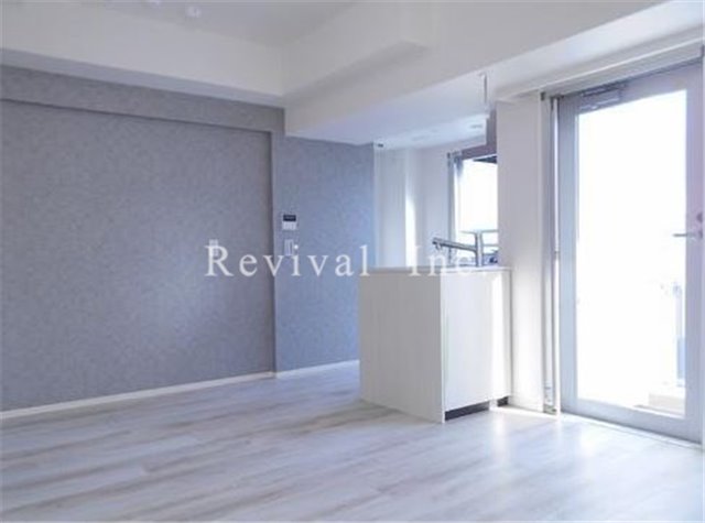 居室・リビング　明るい光の入るリビングでございます