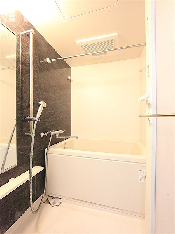 バス・シャワールーム　バスルーム