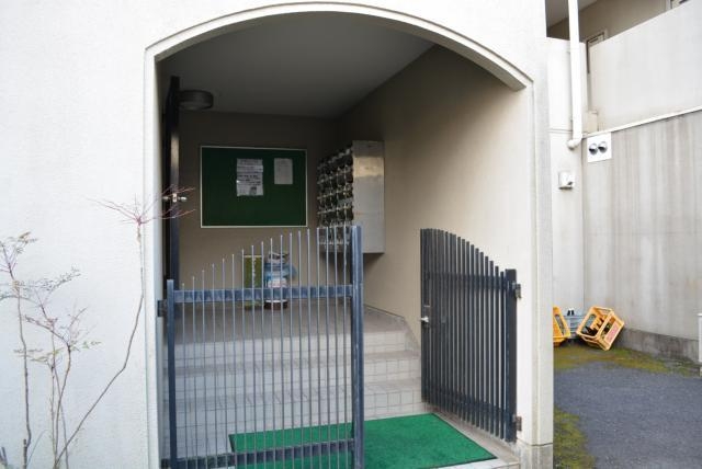 エントランス　綺麗なエントランスですね。