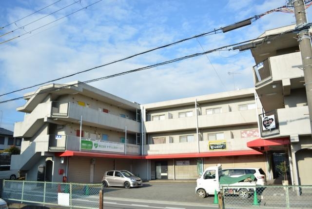 建物外観　ガッシリしたつくりです。