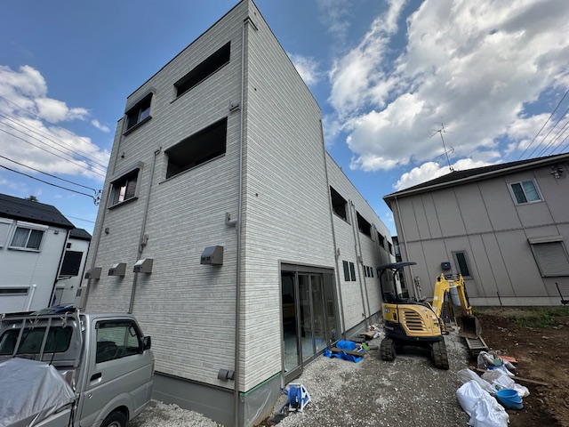 建物外観　建築中