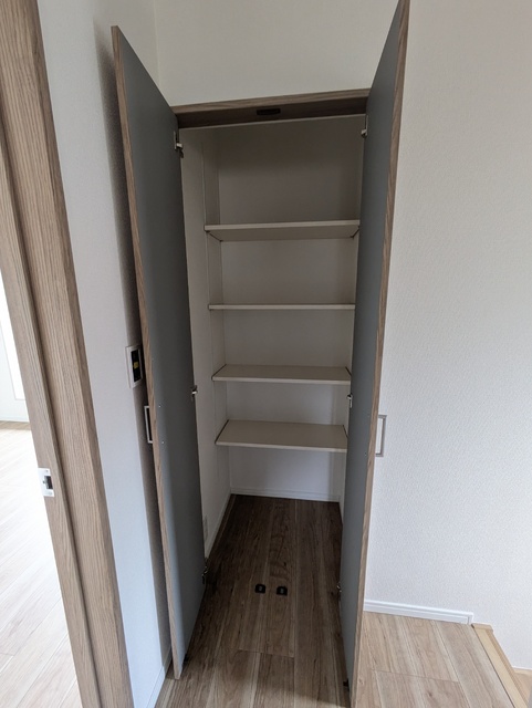 収納　２階廊下収納