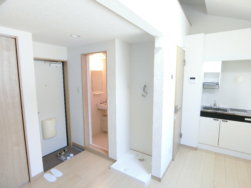 キッチン　室内洗濯機置き場
