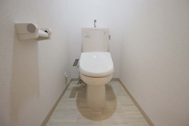 トイレ　※別室の参考写真の為、現況優先です。