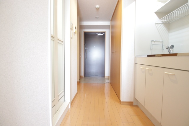 玄関　※別室の参考写真の為、現況優先です。