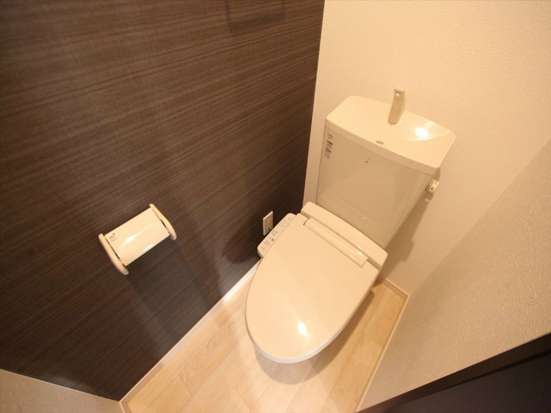 トイレ　温水洗浄暖房便座付トイレ