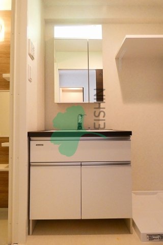 洗面設備　シンプルで使いやすい洗面台です！