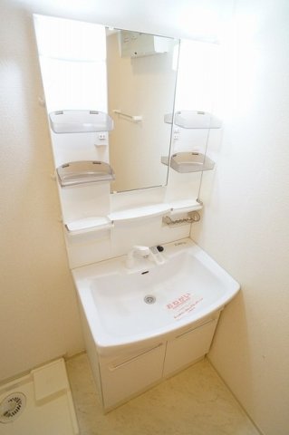 洗面設備　脱衣スペースもあります