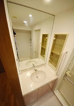 洗面設備　写真は同タイプ住居です