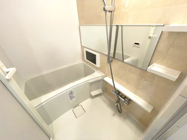 バス・シャワールーム　イメージとして同建物他部屋を表示しています