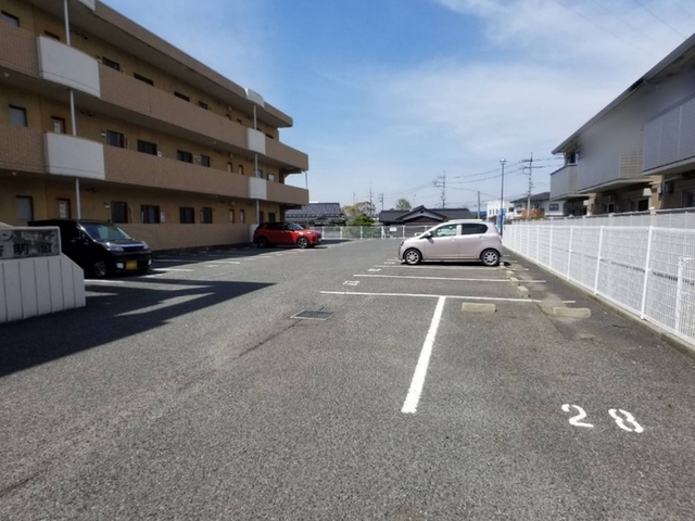 駐車場　駐車場