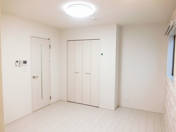 居室・リビング　フローリング！