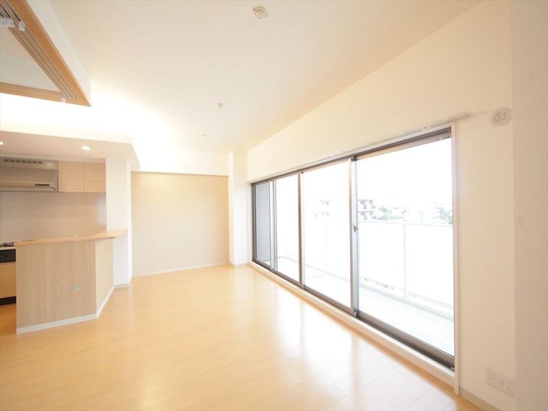 バルコニー　ＬＤＫ18帖　カウンターキッチン　バルコニー