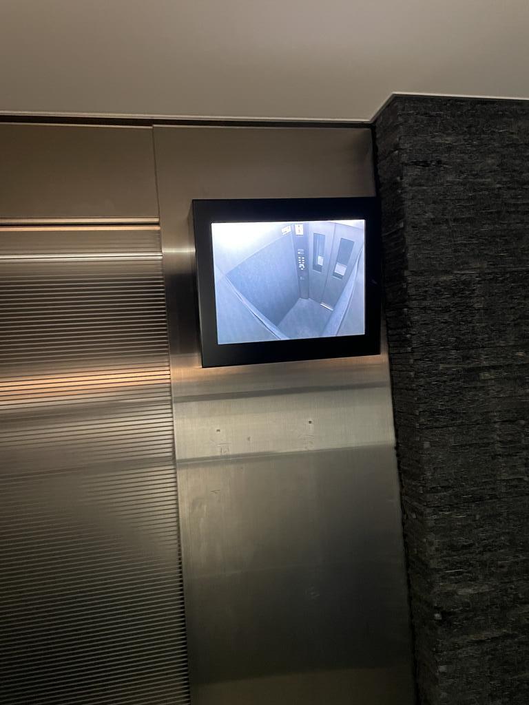 セキュリティ　エレベーター内他多数の防犯カメラ設置