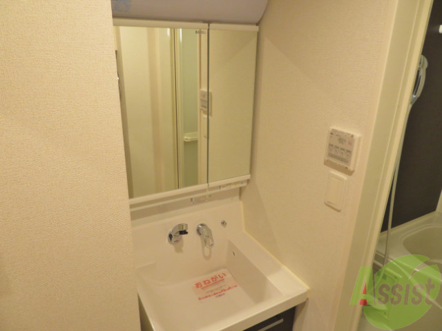 洗面設備　シャンプードレッサー。身支度はここでばっちり。