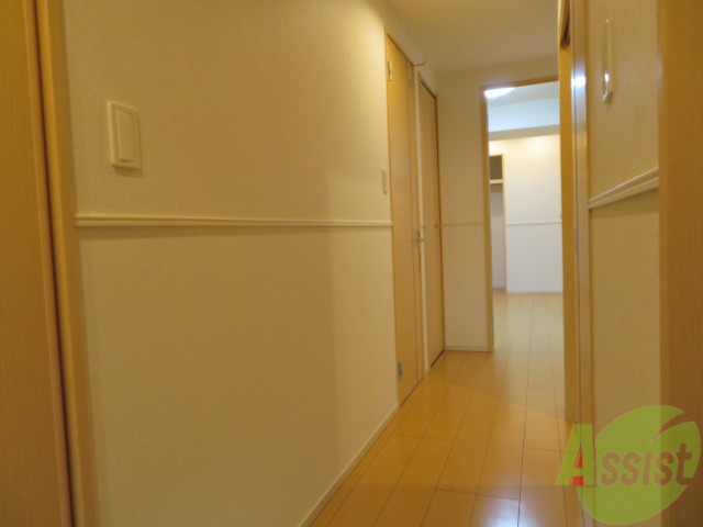 玄関　玄関の様子です。明るい印象ですね。気分もあがりそう。