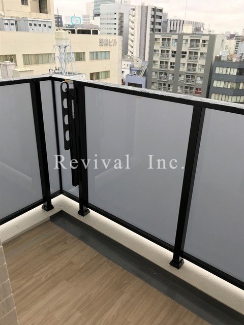 バルコニー　奥行あるバルコニーでございます