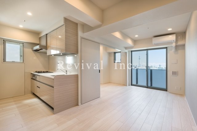 居室・リビング　12帖以上の開放感あるリビングでございます