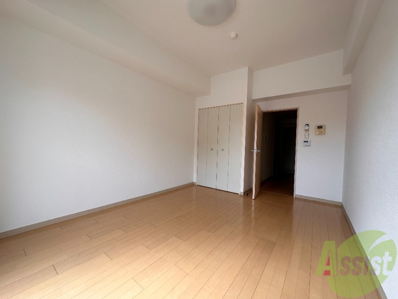 その他部屋・スペース　１Ｋですが、大きめのベッドも十分入ります。