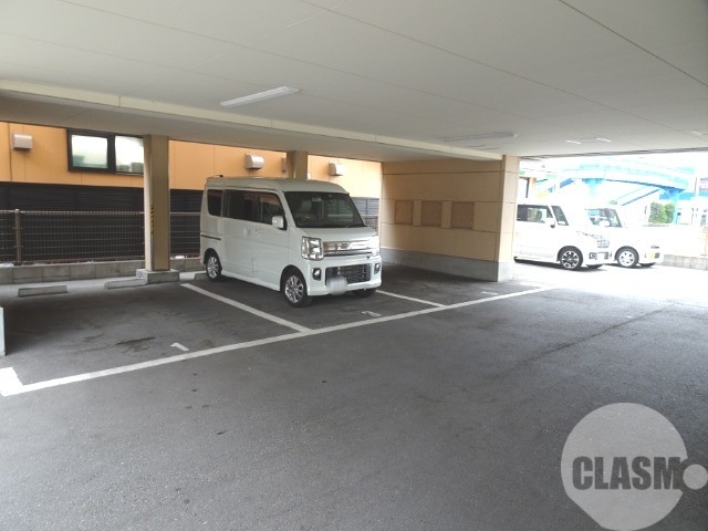 駐車場　敷地内駐車場