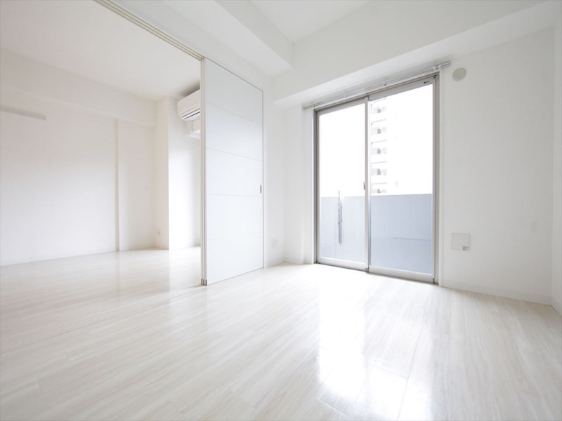 バルコニー　ＬＤＫ13帖　洋室5.8帖　バルコニー