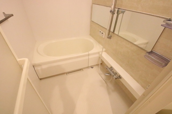 バス・シャワールーム　※同物件別号室写真となります。