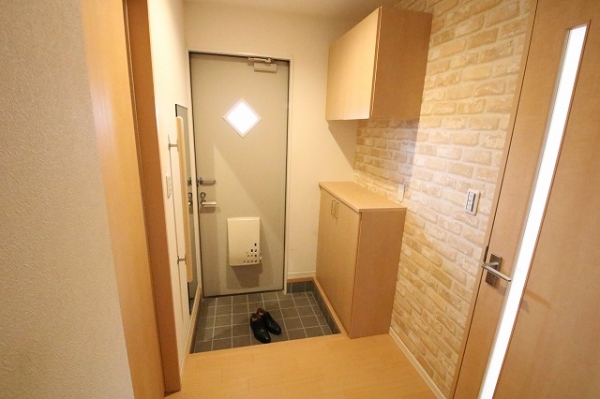 玄関　※同物件別号室写真となります。